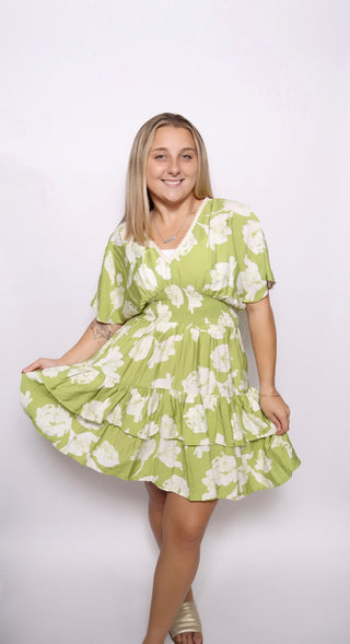 DROP SHOULDER SHORT SLEEVE WOVEN PRINT WAIST SMOCKING TIERED DRESS WITH POCKETS