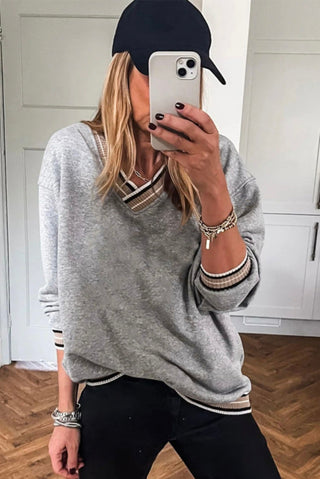 Weekend Spirit V-Neck Pullover