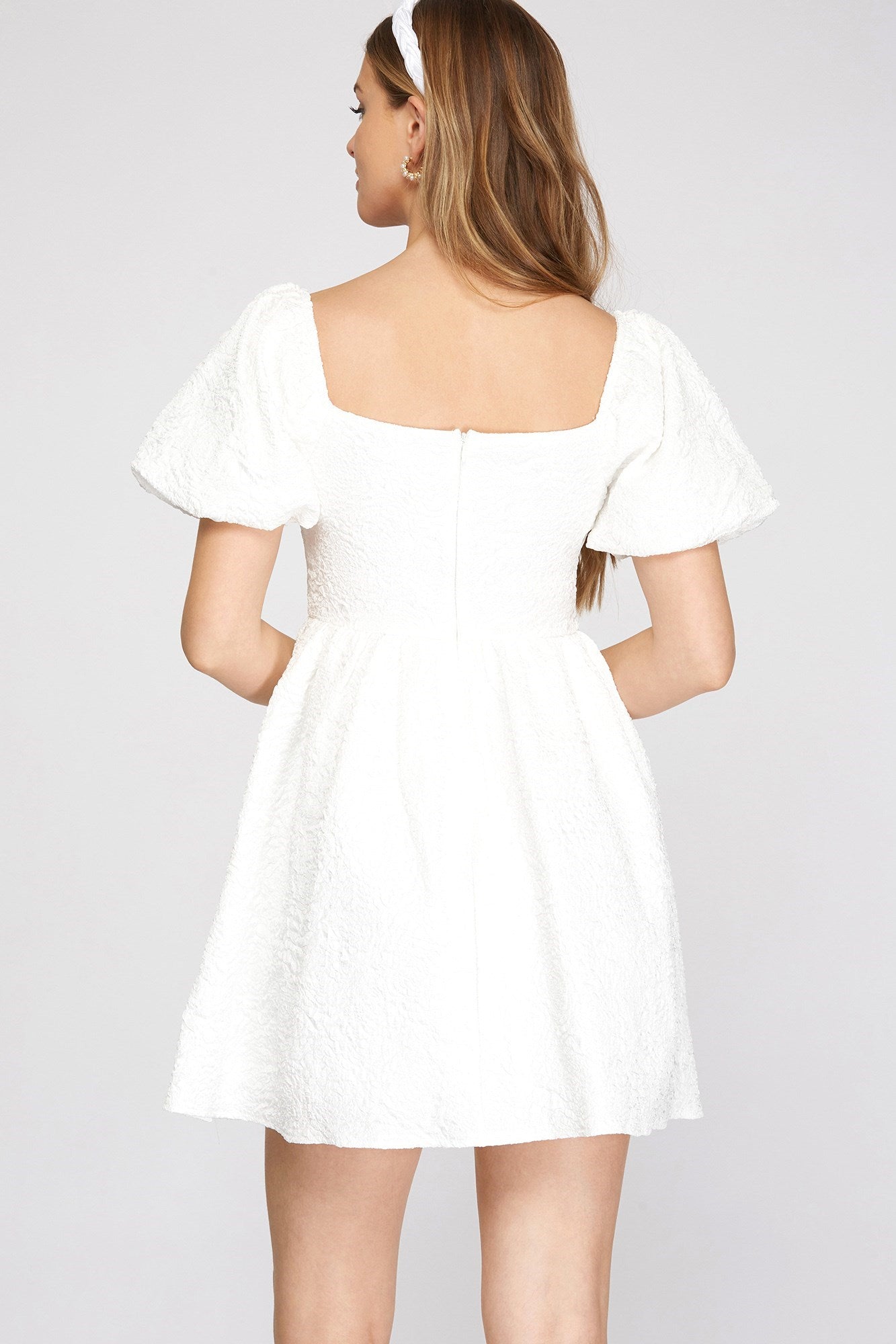 SHORT PUFF SLEEVE JACQUARD WOVEN BABYDOLL DRESS