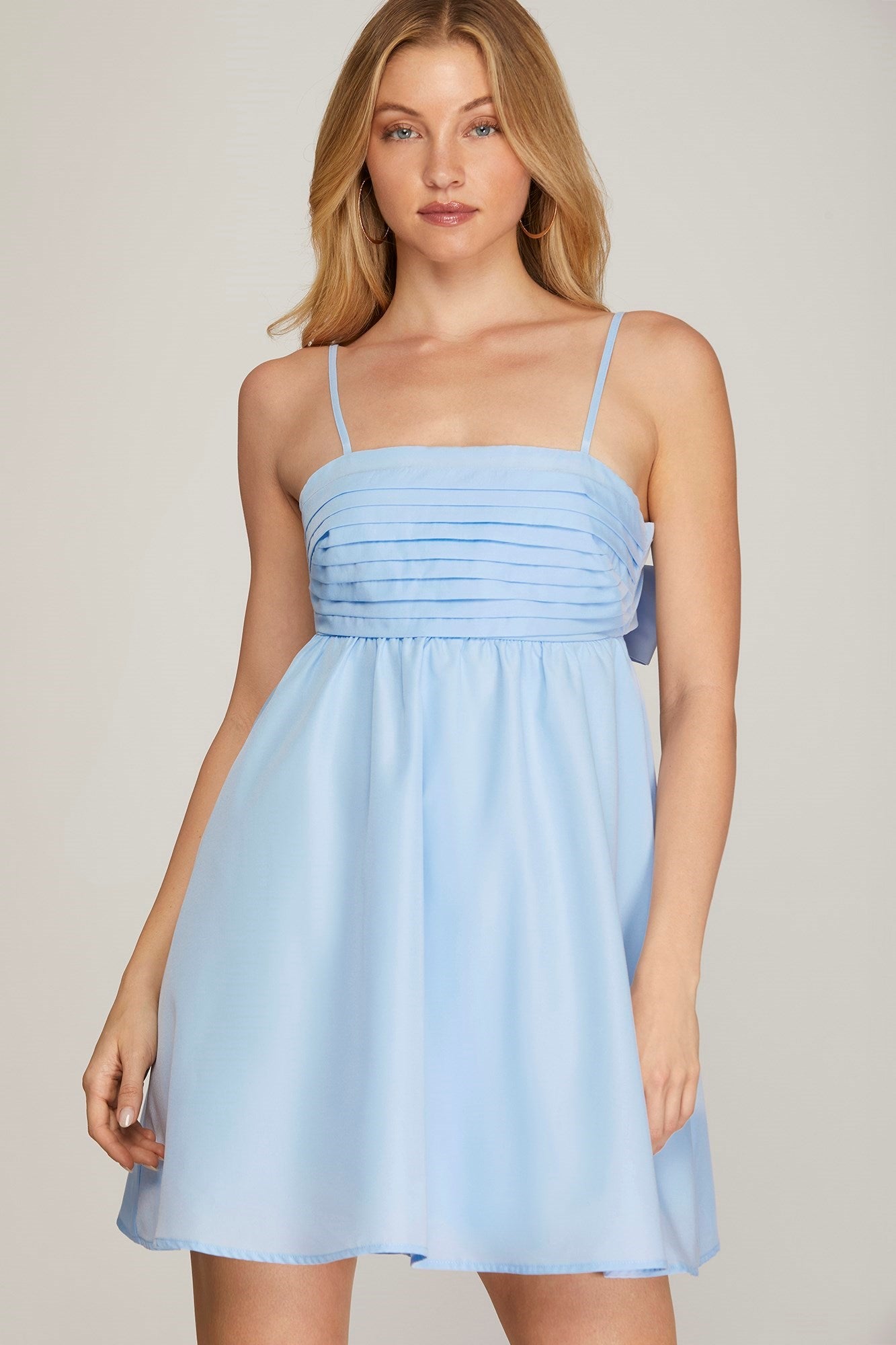 PLEATED CUT OUT BACK WOVEN DRESS WITH BACK TIE DETAIL
