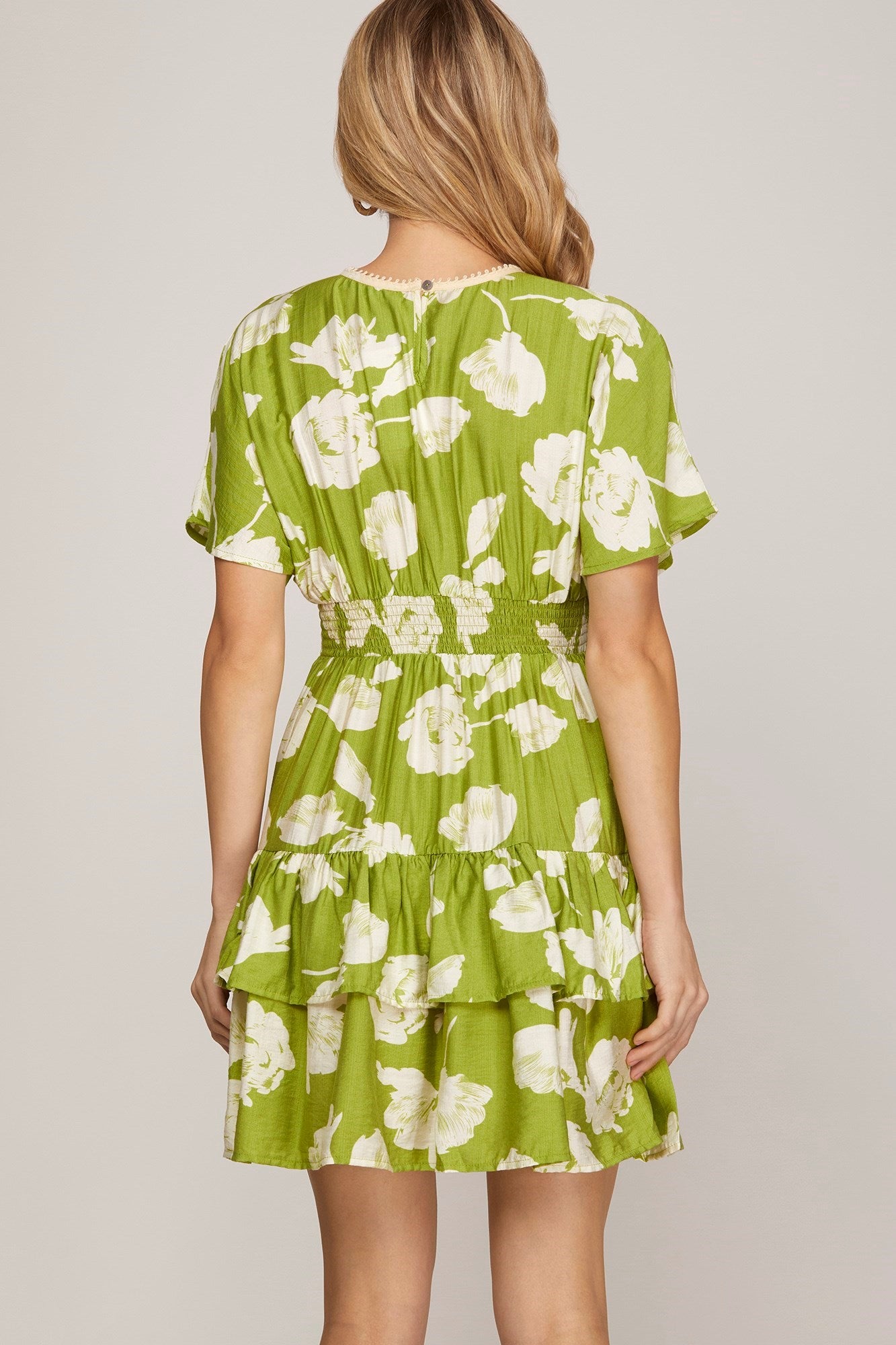 DROP SHOULDER SHORT SLEEVE WOVEN PRINT WAIST SMOCKING TIERED DRESS WITH POCKETS