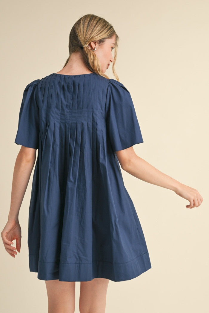 Pleated short sleeve mini dress