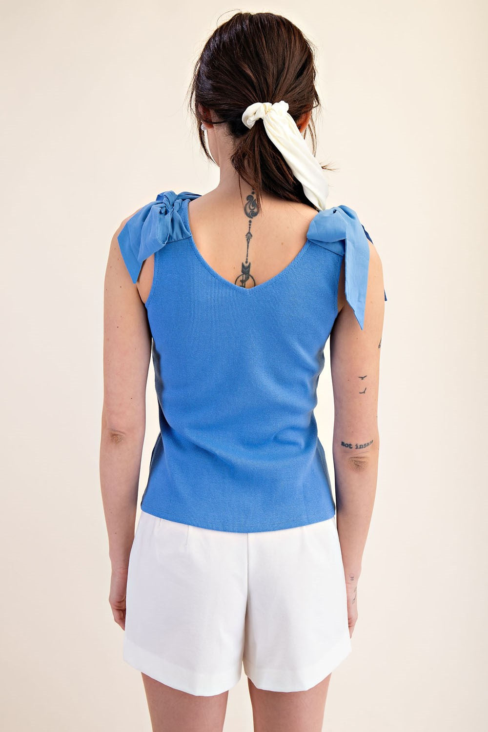V-Neck Contrast Ribbon Tie Knit Top
