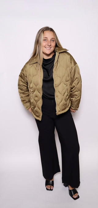QUILTED ZIP UP SOFT COLLARED JACKET