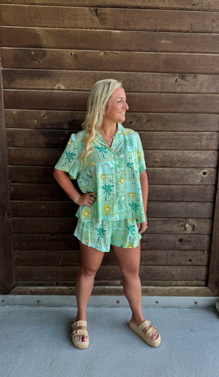 Tropical Resort Print Pull-On Shorts