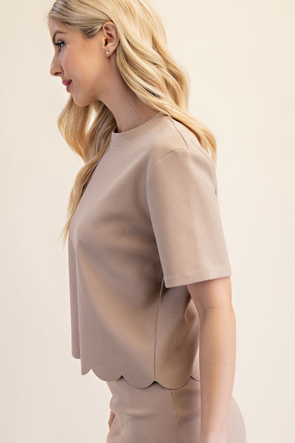 Short Sleeve Scallop Knit Top