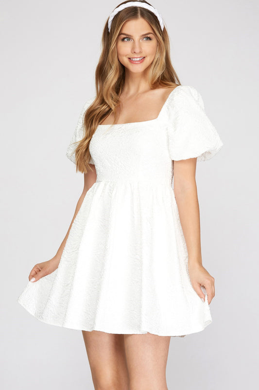 SHORT PUFF SLEEVE JACQUARD WOVEN BABYDOLL DRESS