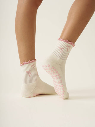 Bow Ruffle Grip Socks