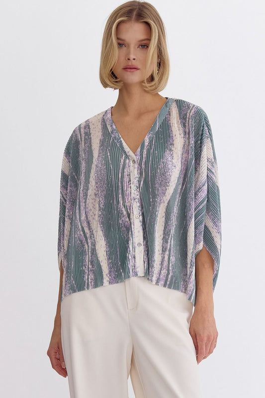 Textured v-neck button up 3/4 sleeve top